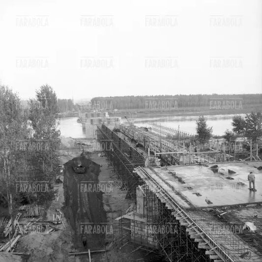 Lavori di costruzione dell'Autostrada del Sole, 1958 - Farabola Immagine digitale