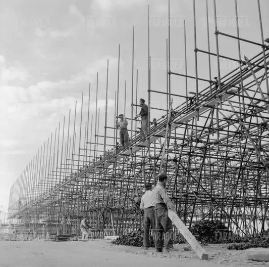 Lavori di costruzione dell'Autostrada del Sole, 1958 - Farabola Immagine digitale
