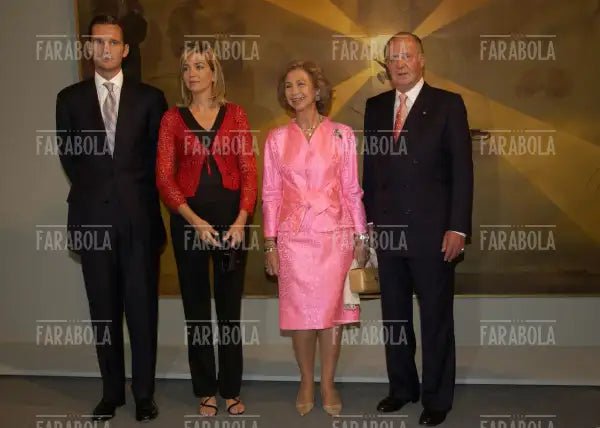 L'infanta Elena di Spagna e il marito Jaime de Marichalar con re Juan Carlos e la regina Sofia, Festival di Venezia, 2004 - Farabola Immagine digitale