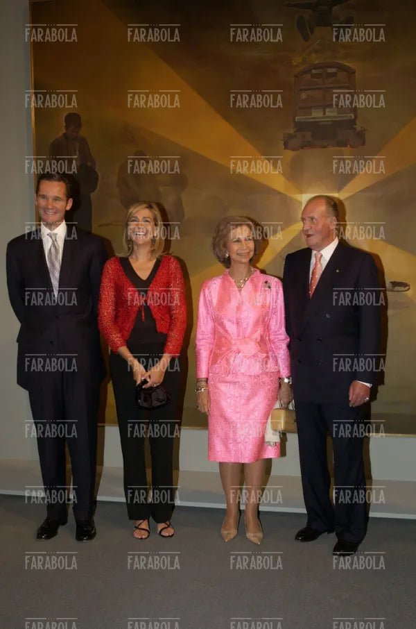 L'infanta Elena di Spagna e il marito Jaime de Marichalar con re Juan Carlos e la regina Sofia, Festival di Venezia, 2004 - Farabola Immagine digitale