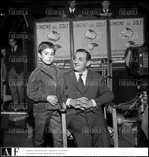 Lino Ventura e Robert Desnoux sul set del film Classe tous risques, 1959 - Farabola Immagine digitale
