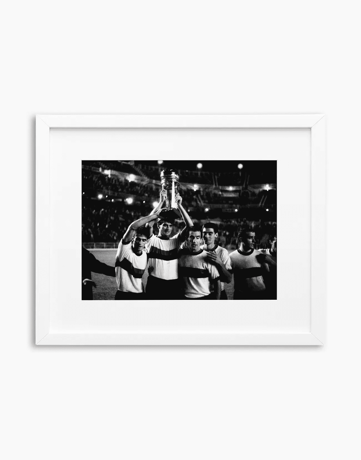 L'Inter vince la Coppa Intercontinentale, 1964 — stampa fine art con cornice bianca