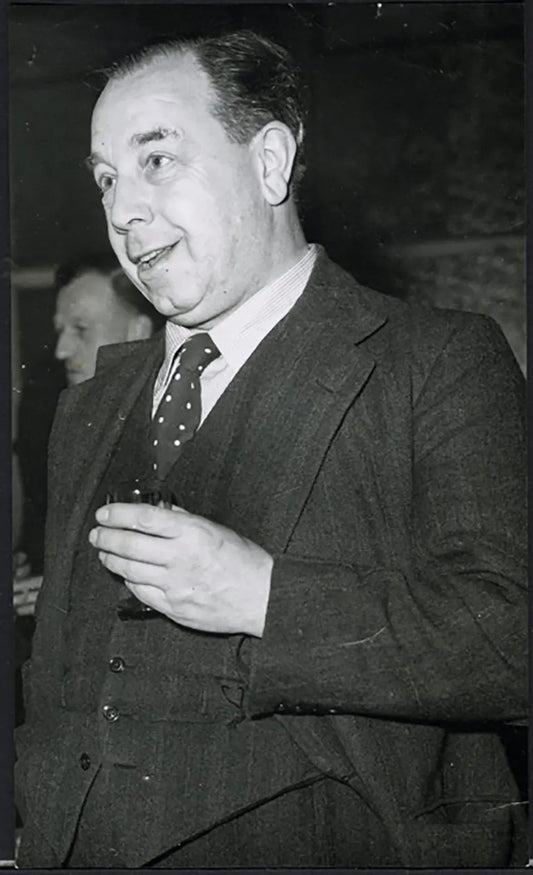 Lo scrittore J.B. Priestley anni 50 Ft 37093 - Stampa 18x13 cm - Farabola Stampa ai sali d'argento