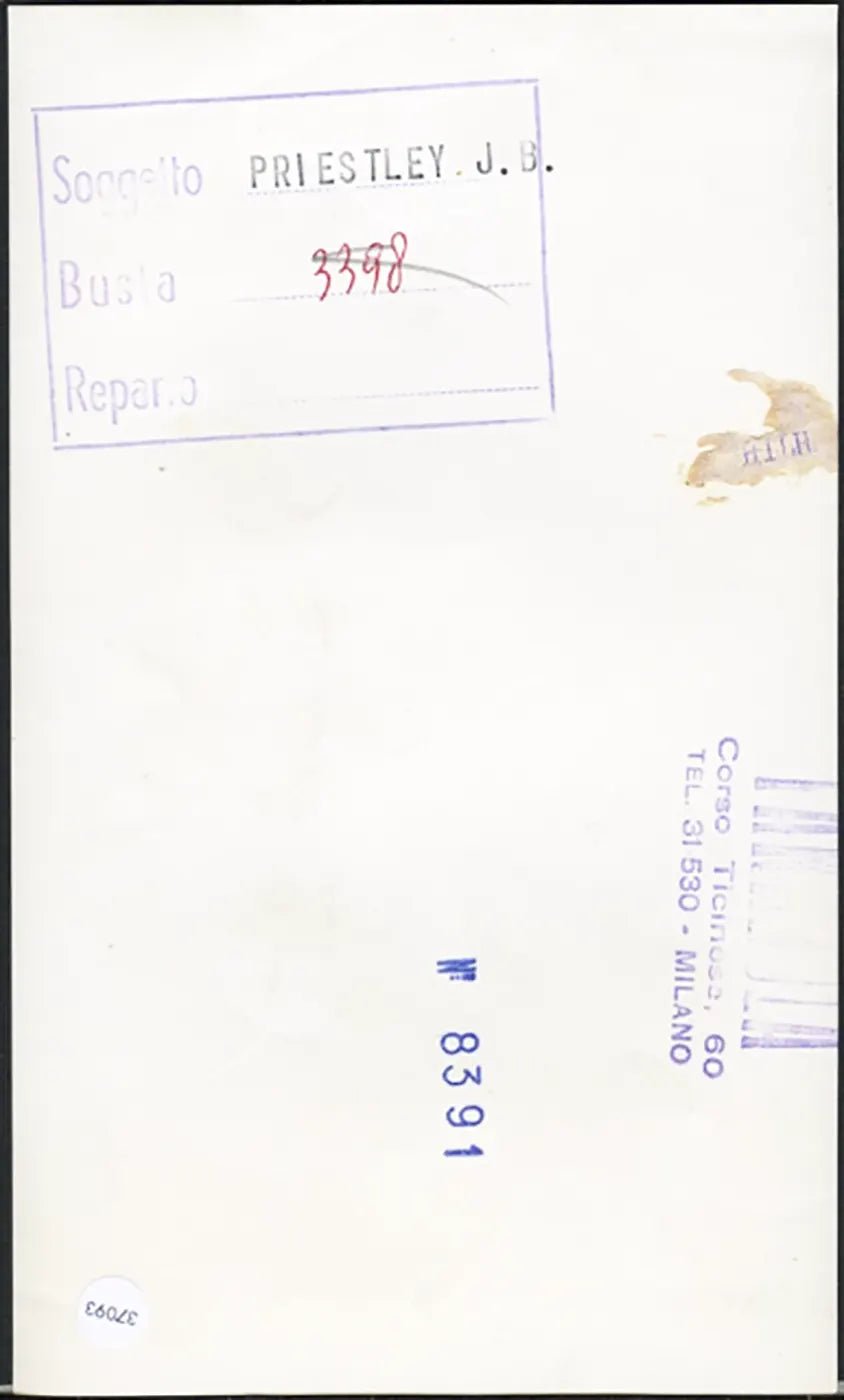 Lo scrittore J.B. Priestley anni 50 Ft 37093 - Stampa 18x13 cm - Farabola Stampa ai sali d'argento
