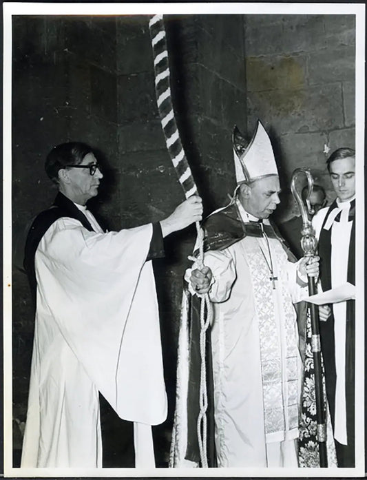 Lord Robert Bishop e la campana Bow 1961 Ft 36759 - Stampa 21x15 cm - Farabola Stampa ai sali d'argento