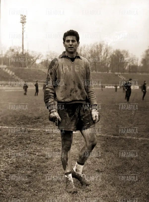 Lorenzo Buffon durante un allenamento dell'Inter, 1960 - Farabola Immagine digitale