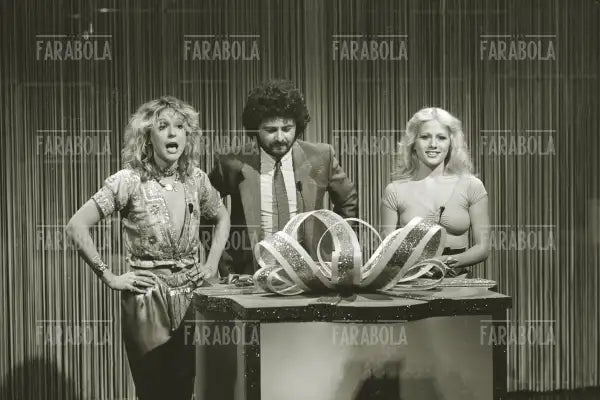 Loretta Goggi, Beppe Grillo ed Heather Parisi, Fantastico, 1979 - Farabola Immagine digitale