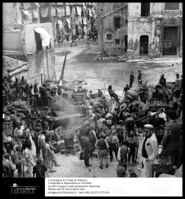 Luchino Visconti sul set del film Il Gattopardo, 1962 - Farabola Immagine digitale