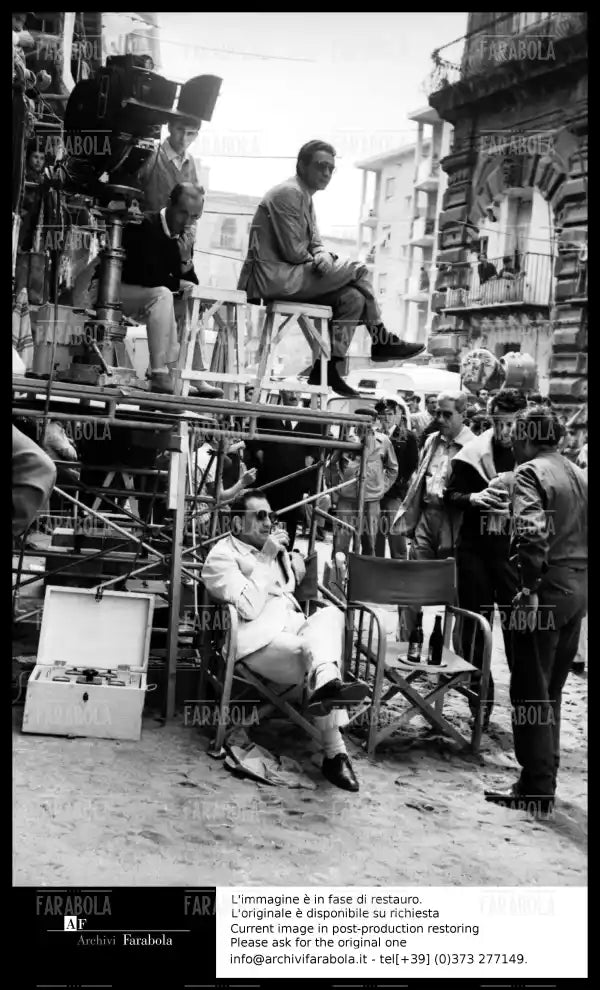 Luchino Visconti sul set del film Il Gattopardo, 1962 - Farabola Immagine digitale