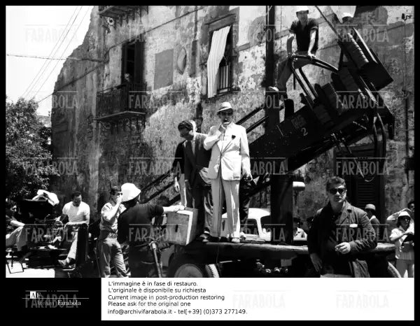 Luchino Visconti sul set del film Il Gattopardo, Palermo, 1962 - Farabola Immagine digitale