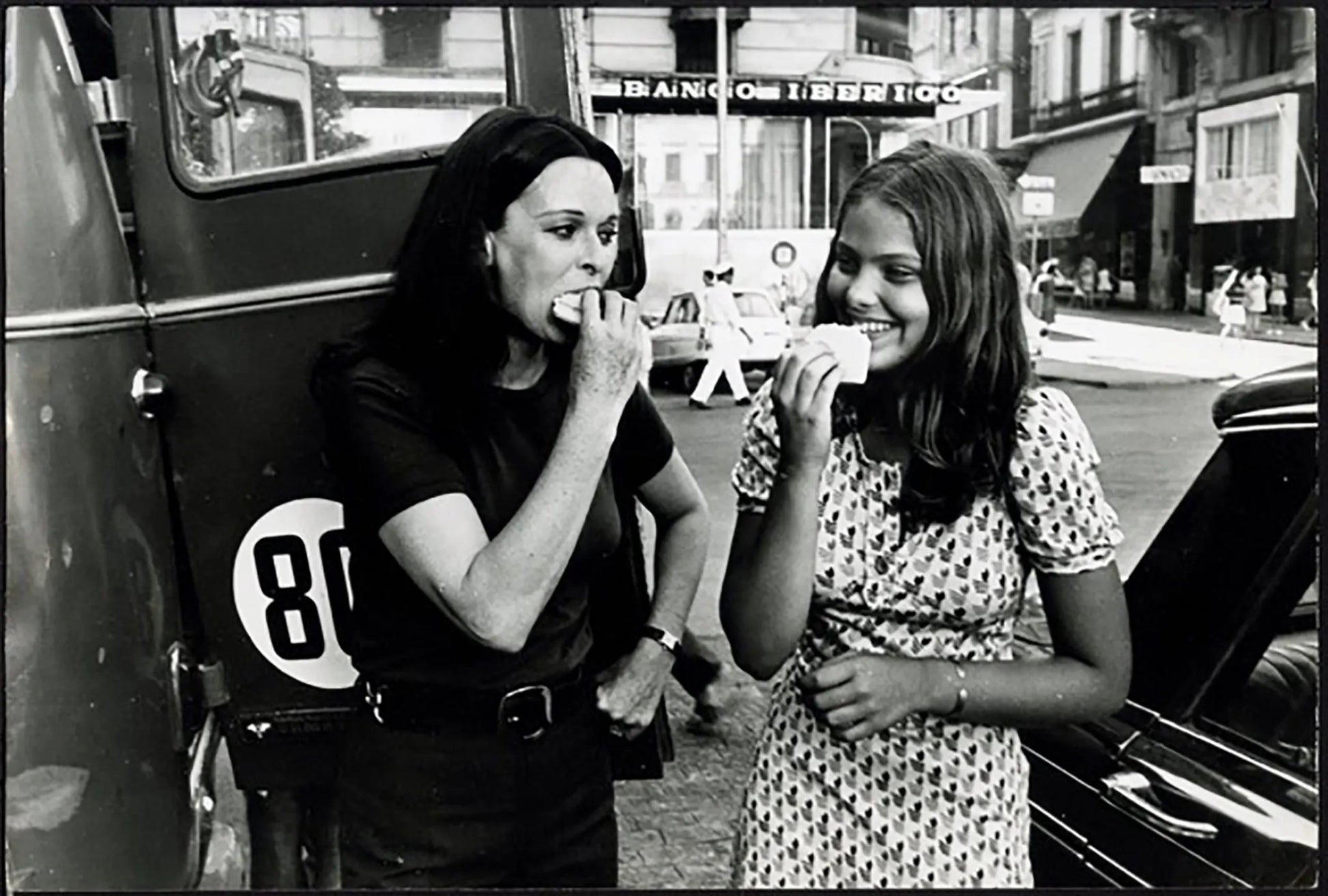 Lucia Bosé e Ornella Muti 1971 Ft 37482 - Stampa 20x30 cm - Farabola Stampa ai sali d'argento