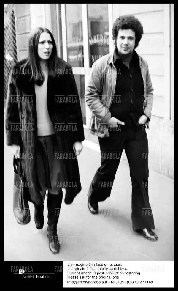 Lucio Battisti e Grazia Letizia Veronese, Milano, 1974 - Farabola Immagine digitale