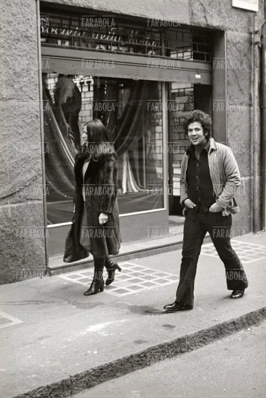 Lucio Battisti e Grazia Letizia Veronese, Milano, 1974 - Farabola Immagine digitale