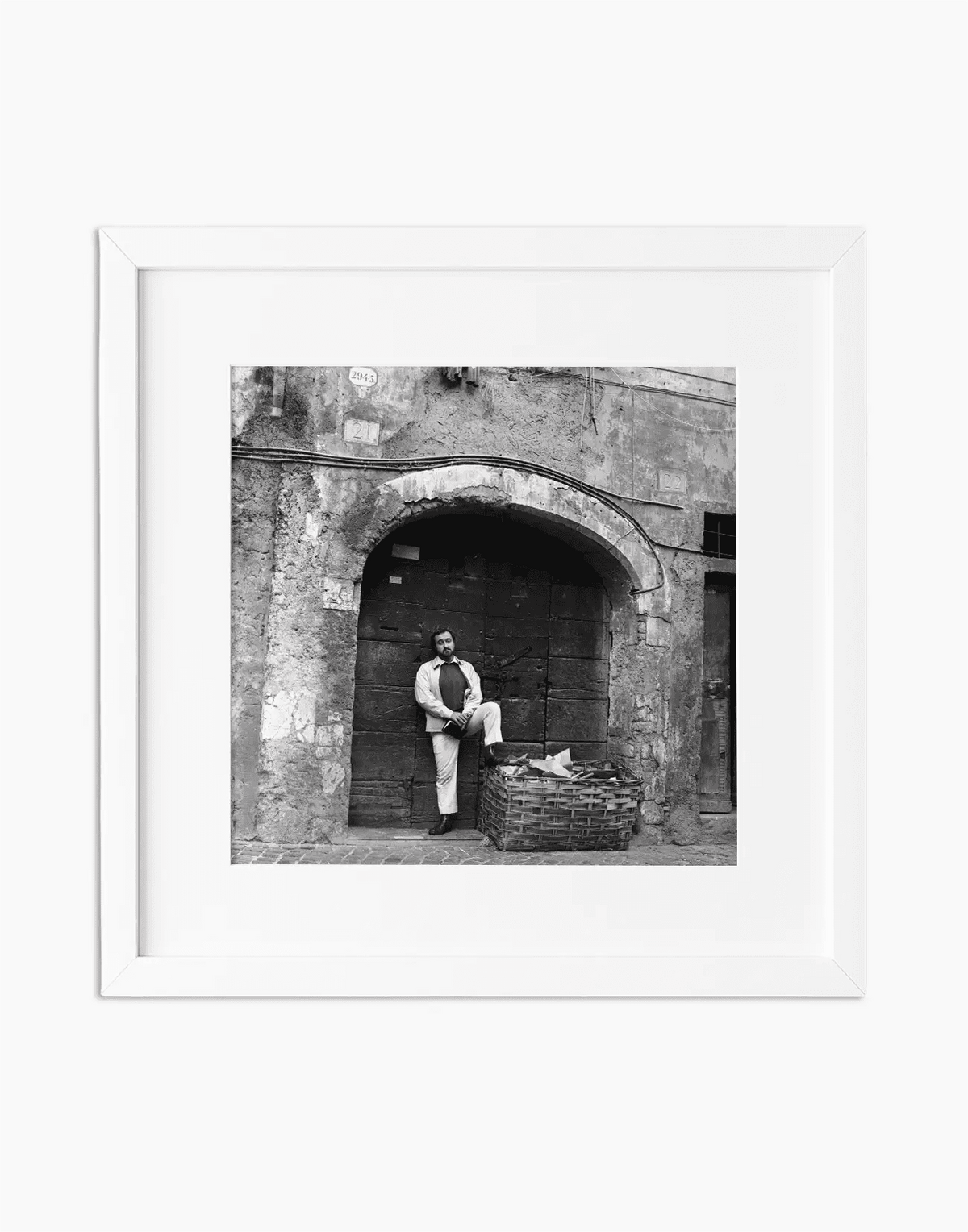 Lucio Dalla, Roma 1965 — stampa fine art con cornice bianca