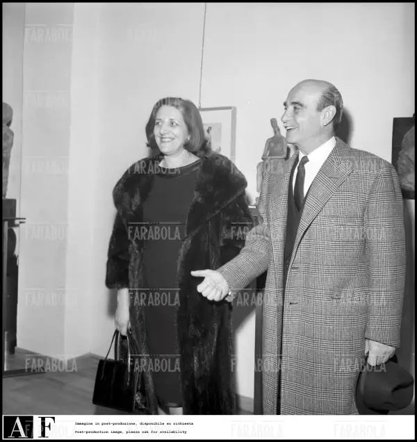 Lucio Fontana con la moglie Teresita Rasini, 1965 - Farabola Immagine digitale