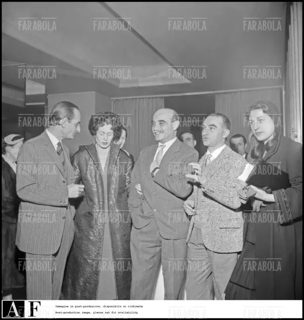 Lucio Fontana ed Alberto Lattuada, 1955 - Farabola Immagine digitale