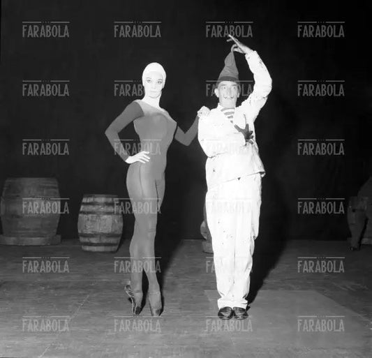 Ludmilla Tcherina, Performance di Salvador Dalì, Festival di Venezia, 1961 - Farabola Immagine digitale