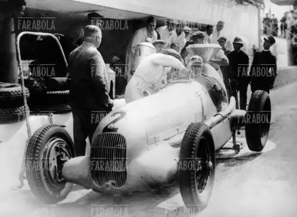 Luigi Fagioli al Gp di Monza, 1934 - Farabola Immagine digitale