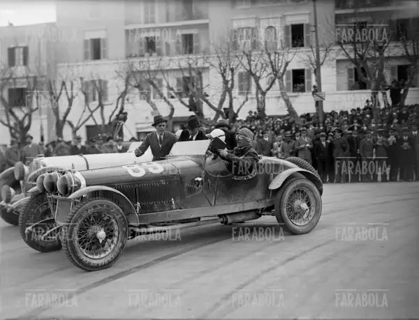 Luigi Scarfiotti su Alfa Romeo 1750, Mille Miglia, 1932 - Farabola Immagine digitale