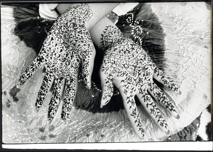 Mani di una donna indiana sposata 1992 Ft 38123 - Stampa 20x15 cm - Farabola Stampa ai sali d'argento