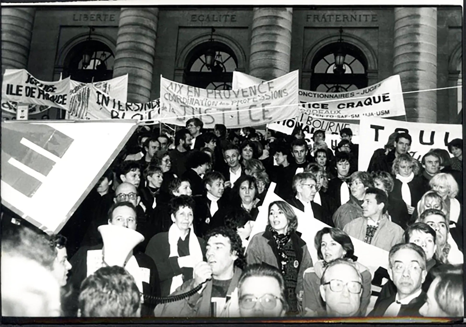 Manifestazione addetti giustizia Parigi 1990 Ft 5244 - Stampa 21x15 cm - Farabola Stampa ai sali d'argento