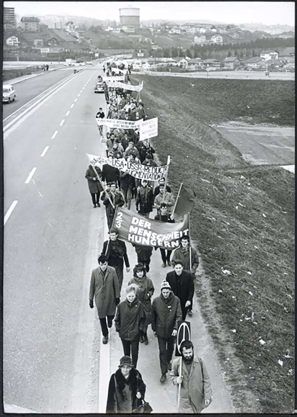 Manifestazione contro la guerra 1964 Ft 5185 - Stampa 18x13 cm - Farabola Stampa ai sali d'argento