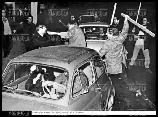 Manifestazione contro la visita di Nixon, Roma, 1969 - Farabola Immagine digitale