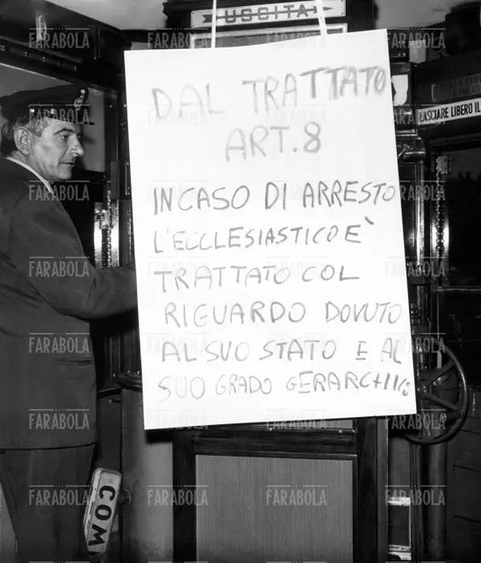 Manifestazione dei radicali sul tram, Milano, 1979 - Farabola Immagine digitale