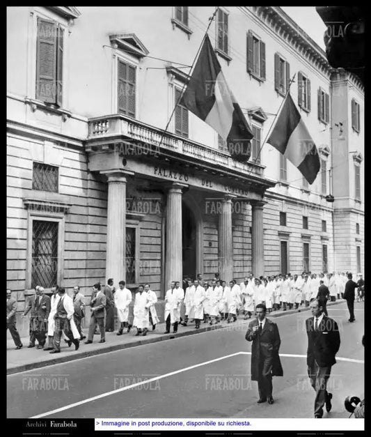 Manifestazione di medici, Milano, 1960 - Farabola Immagine digitale