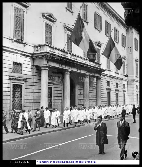 Manifestazione di medici, Milano, 1960 - Farabola Immagine digitale