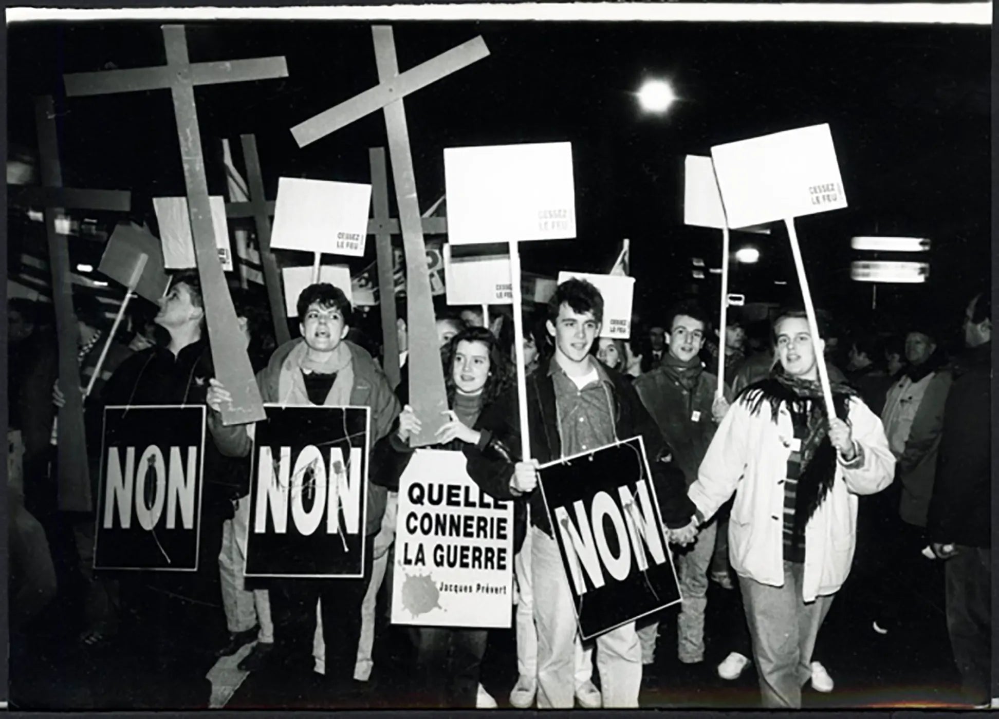 Manifestazione Pacifisiti Parigi 1991 Ft 5288 - Stampa 21x15 cm - Farabola Stampa ai sali d'argento