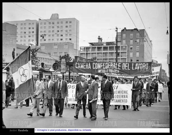 Manifestazione unitaria dei lavoratori delle campagne e dell'industria, 1961 - Farabola Immagine digitale