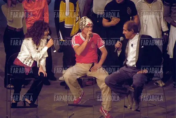 Manu Chao, Francesca Neri e Adriano Celentano, Francamente me ne infischio, 1999 - Farabola Immagine digitale