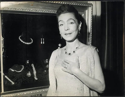 Manuel Ottanon con una parure Harry Winston 1966 Ft 37636 - Stampa 21x27 cm - Farabola Stampa ai sali d'argento