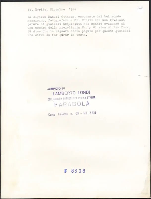 Manuel Ottanon con una parure Harry Winston 1966 Ft 37637 - Stampa 21x27 cm - Farabola Stampa ai sali d'argento