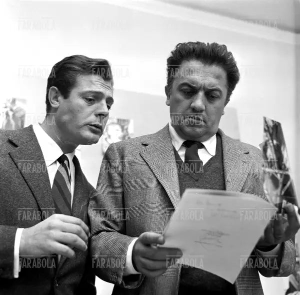 Marcello Mastroianni e Federico Fellini, 1958 - Farabola Immagine digitale