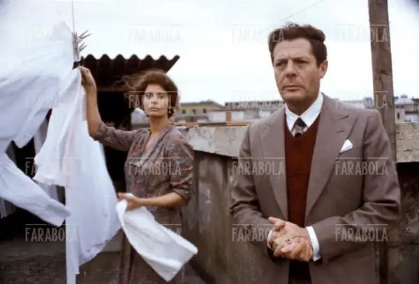 Marcello Mastroianni e Sophia Loren nel film Una giornata particolare, 1977 - Farabola Immagine digitale