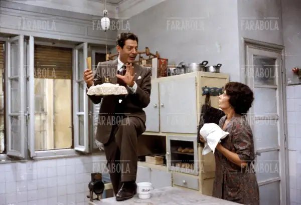 Marcello Mastroianni e Sophia Loren nel film Una giornata particolare, 1977 - Farabola Immagine digitale