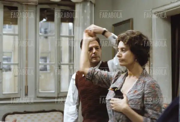 Marcello Mastroianni e Sophia Loren nel film Una giornata particolare, 1977 - Farabola Immagine digitale