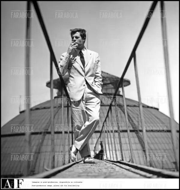 Marcello Mastroianni, Milano, 1960 - Farabola Immagine digitale