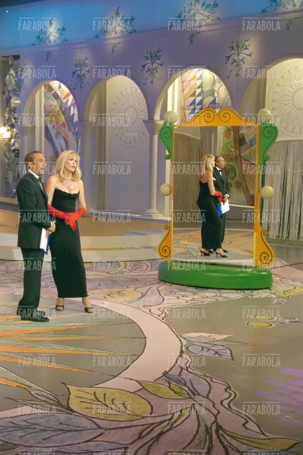 Marco Balestri e Amanda Lear, Il brutto anatroccolo, 2000 - Farabola Immagine digitale