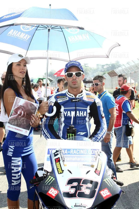 Marco Melandri su Yamaha YZF R1, World Championship Superbike, 2011 - Farabola Immagine digitale