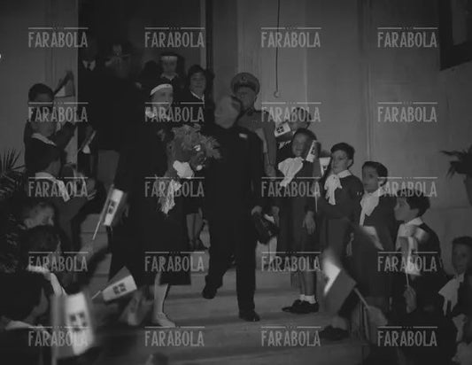 Maria José di Savoia in visita a una scuola romana, Roma, 1940 - Farabola Immagine digitale