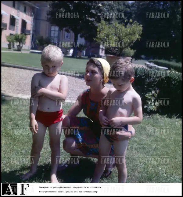 Maria Pia di Savoia con i figli, Firenze, 1963 - Farabola Immagine digitale