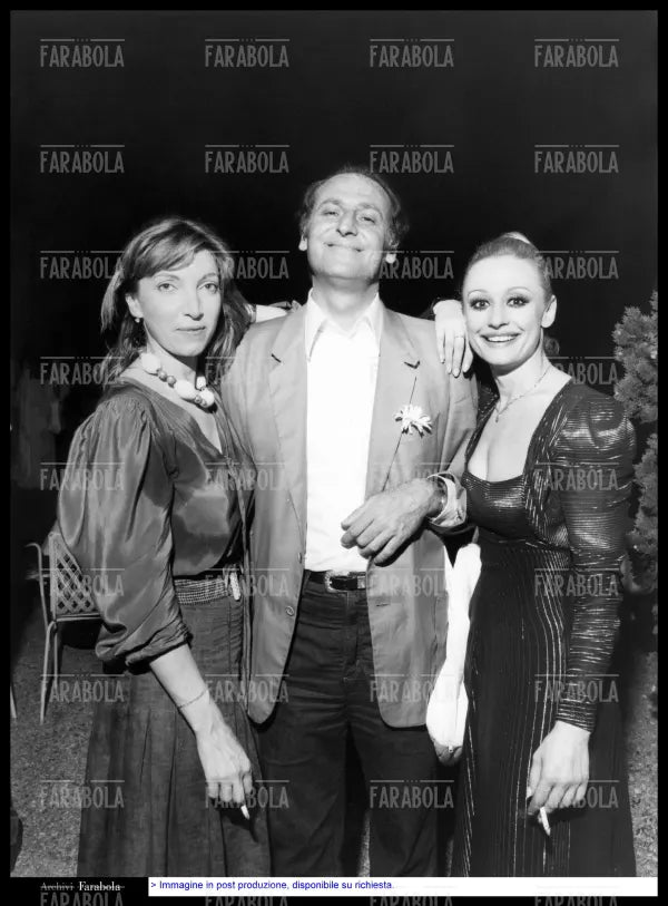 Mariangela Melato, Renzo Arbore e Raffaella Carrà, 1979 - Farabola Immagine digitale