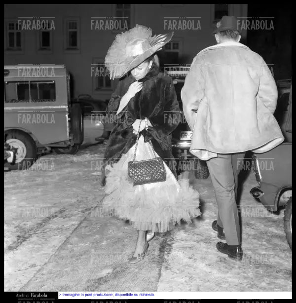 Marina Doria a una festa in costume, Sankt Moritz, 1969 - Farabola Immagine digitale