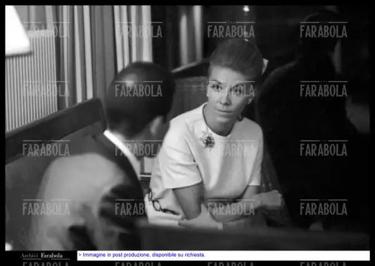 Marina Doria con il giornalista Sergio Maier, Ginevra, 1967 - Farabola Immagine digitale