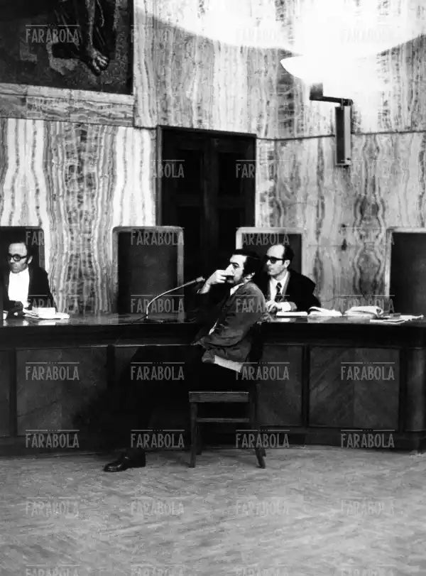 Mario Capanna al processo per il sequestro del Rettore della Statale, Milano, 1973 - Farabola Immagine digitale