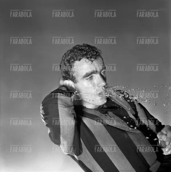 Mario Corso durante l'allenamento, Milano, 1961 - Farabola Immagine digitale