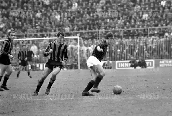 Mario Corso, Milan vs Inter, 1962 - Farabola Immagine digitale